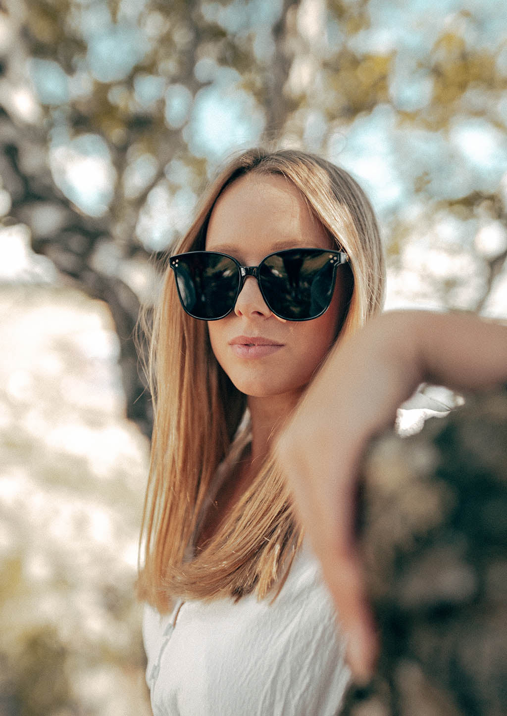 Dahlia Wayfarer sunglasses - On female Swedish model