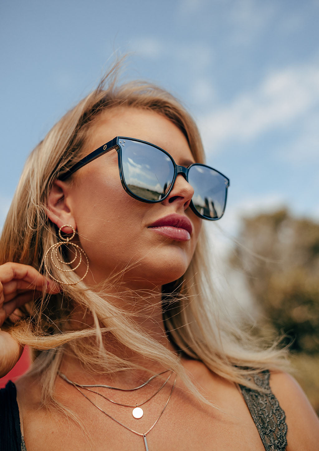 Iris Wayfarer sunglasses - Cool shoot on female model