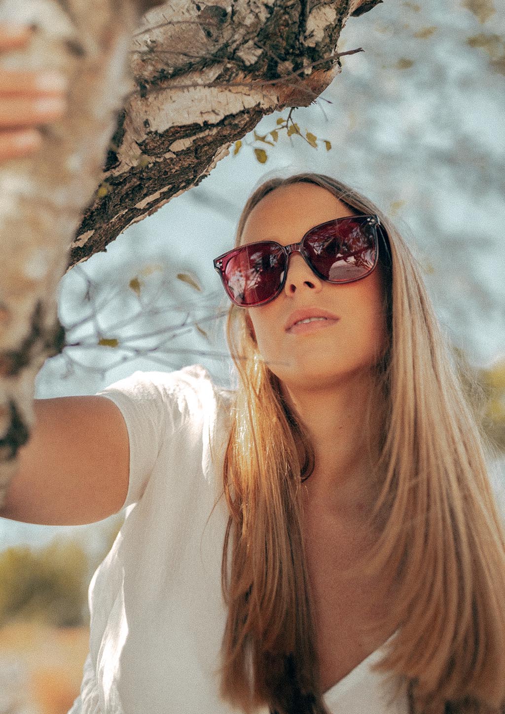 Magnolia Wayfarer sunglasses - On Swedish female model