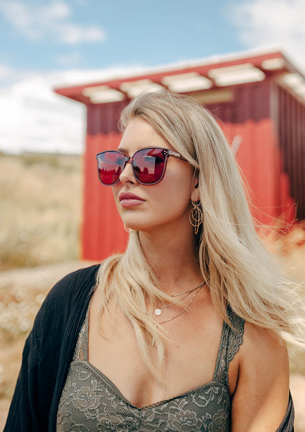 Magnolia Wayfarer sunglasses - On female blonde model