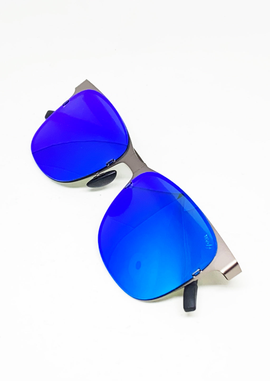 Foldable sunglasses - Rover classic wayfarer design - Laying down.